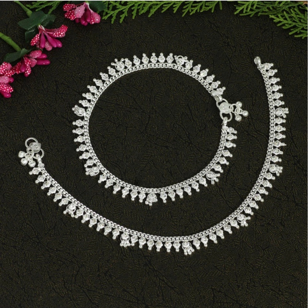 Generic Women's Silver Color Rhinestone Anklets (Free Size: Upto 10")